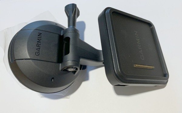 Garmin Autohalterung Montagesatz + Autoladekabel für Garmin dezl LGV1000